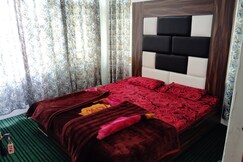 MOONLIGHT HOMESTAY, Srinagar