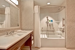 Home2 Suites by Hilton Naples I-75 Pine Ridge Road, Collier
