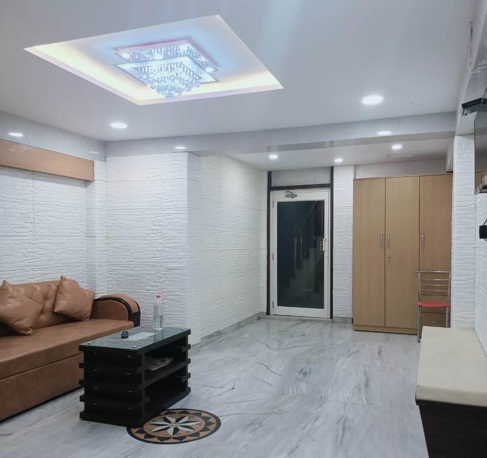 Hotel Manoj Prakash - Tap to explore photos
