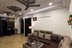 Urban Oasis - Stay Near Expo Mart, Greater Noida