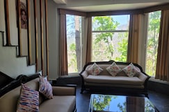 Whispering Pine, Lansdowne