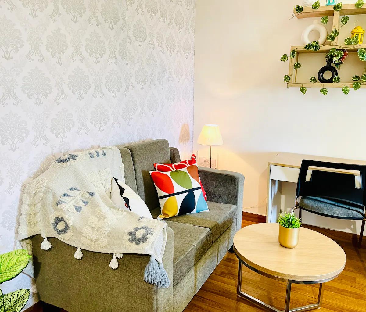 Cozy Studio in Noida - Tap to explore photos