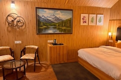 BONFIRE: LAKEVIEW TREEHOUSE, Bhimtal