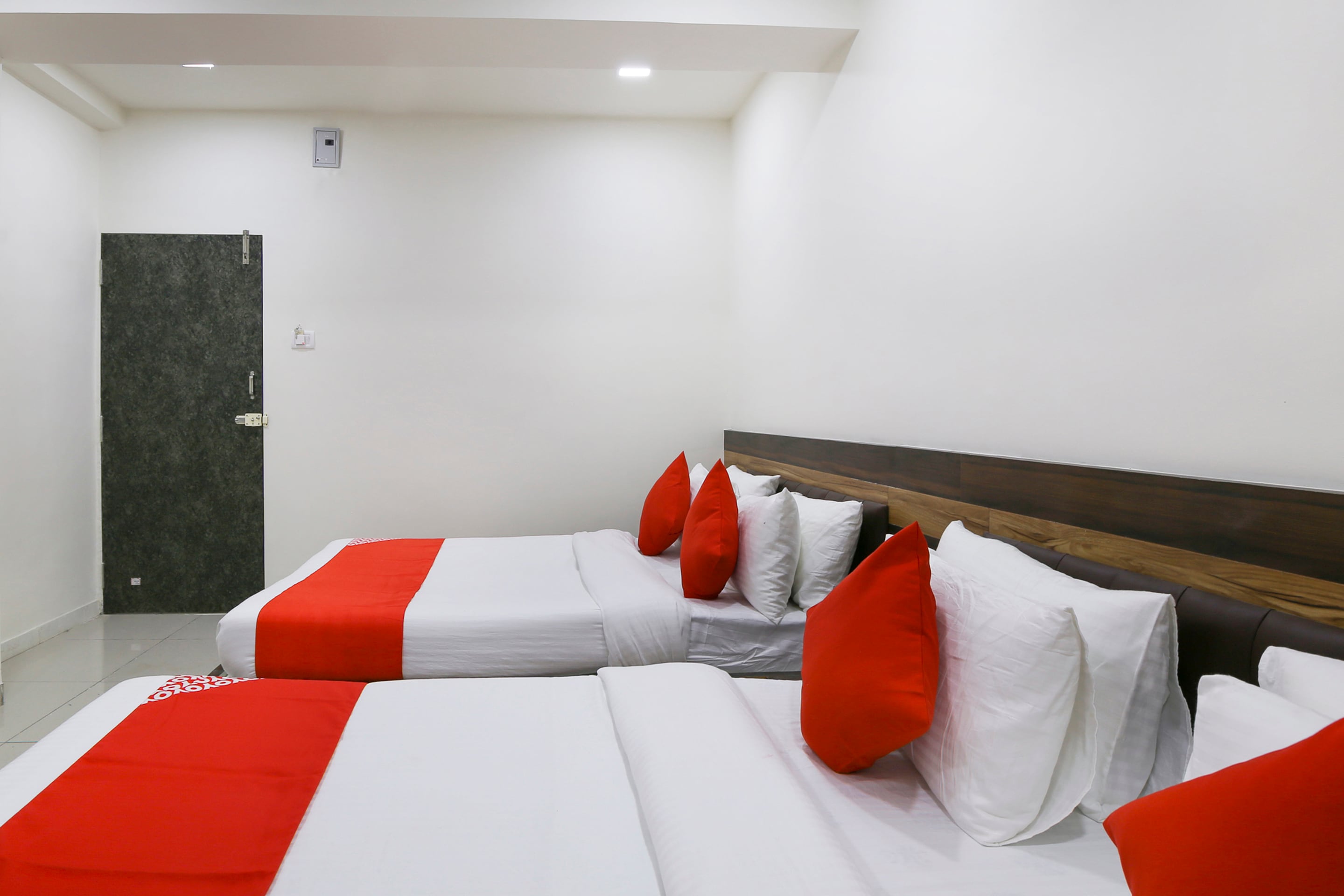Hotel O Shiv Kunj - Tap to explore photos