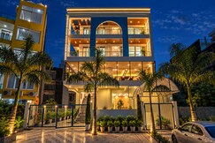 Saltstayz Premier Noida Sector 135 Expressway, Greater Noida