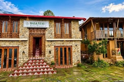 Basa Stay, Pauri