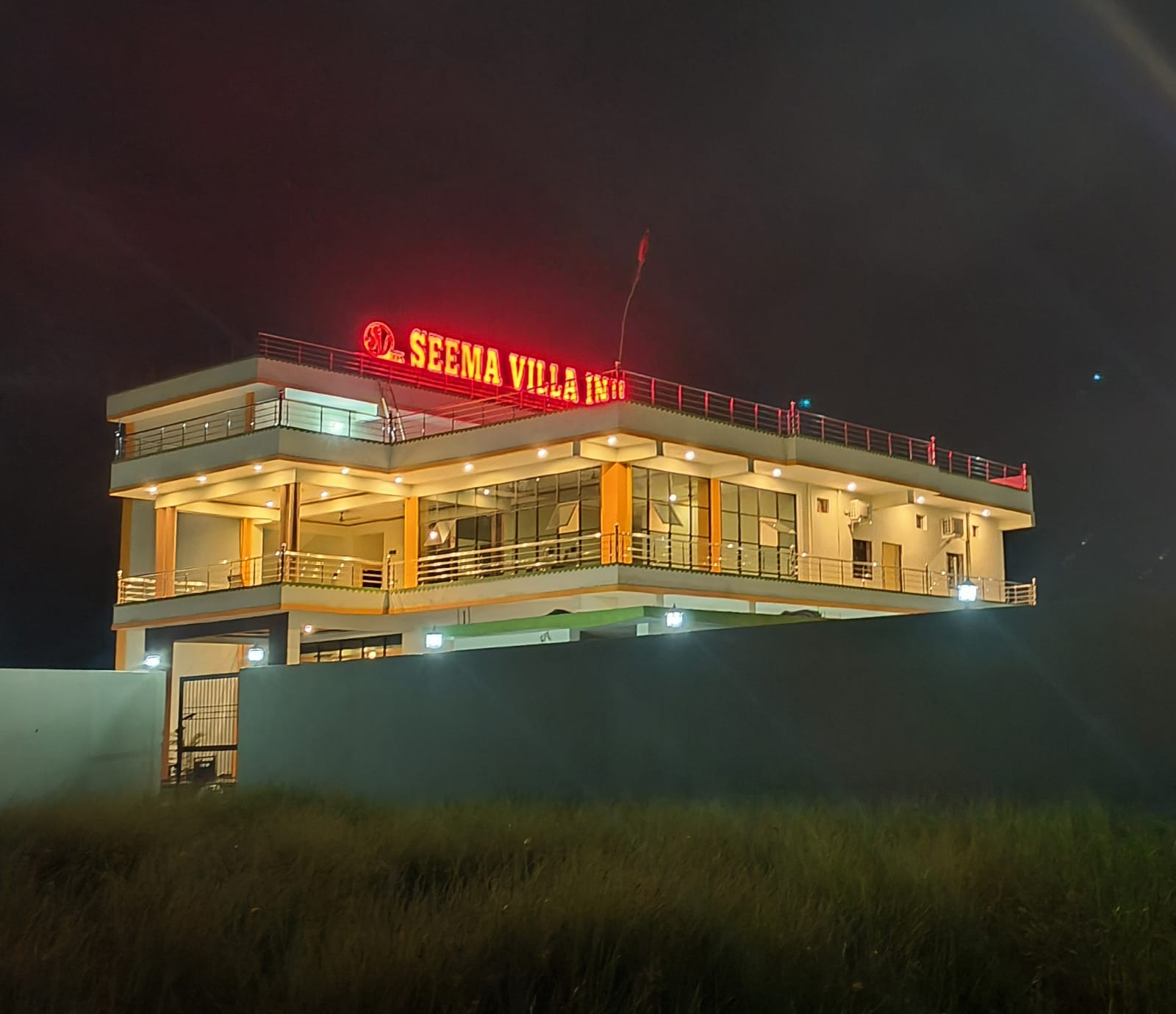 Hotel Seema Villa Inn - Tap to explore photos