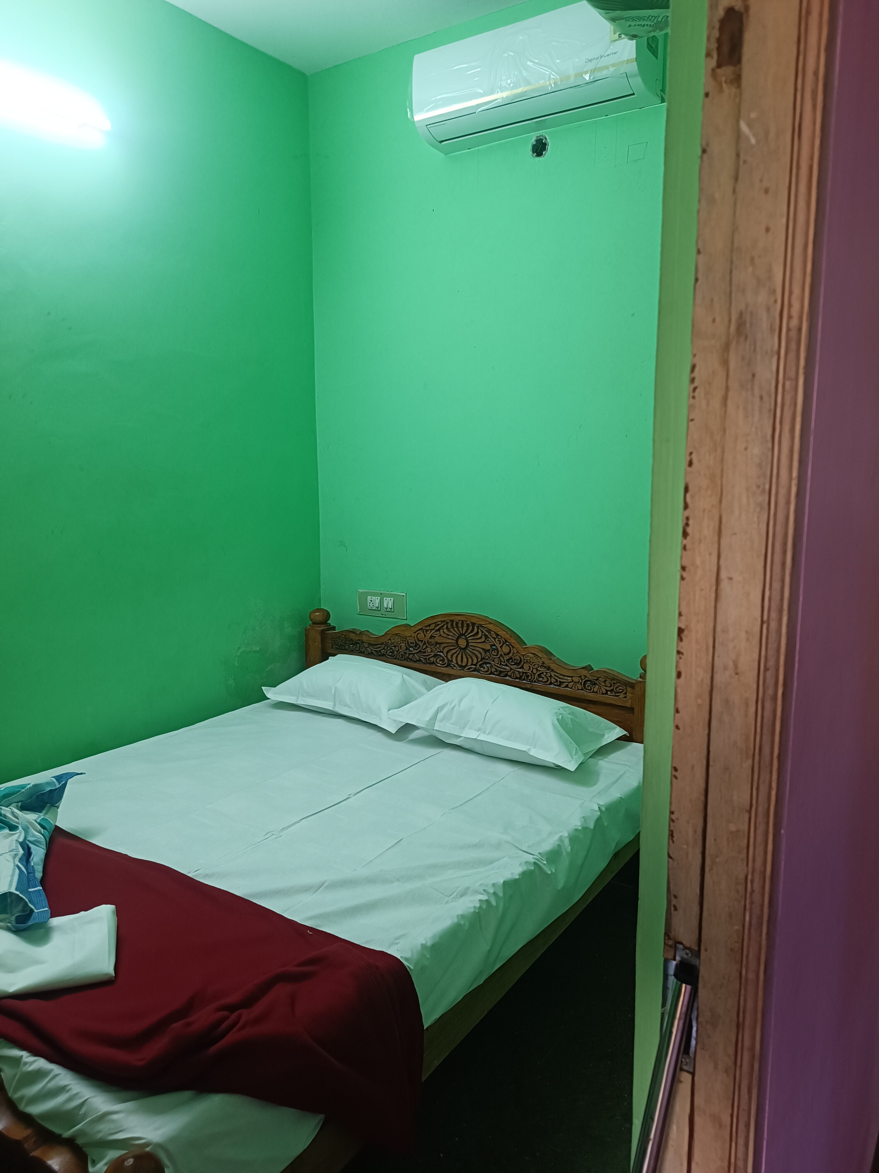VAP Service Apartment - Tap to explore photos