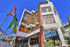 OYO 676 Hotel Maalaxmi Inn, Narayani