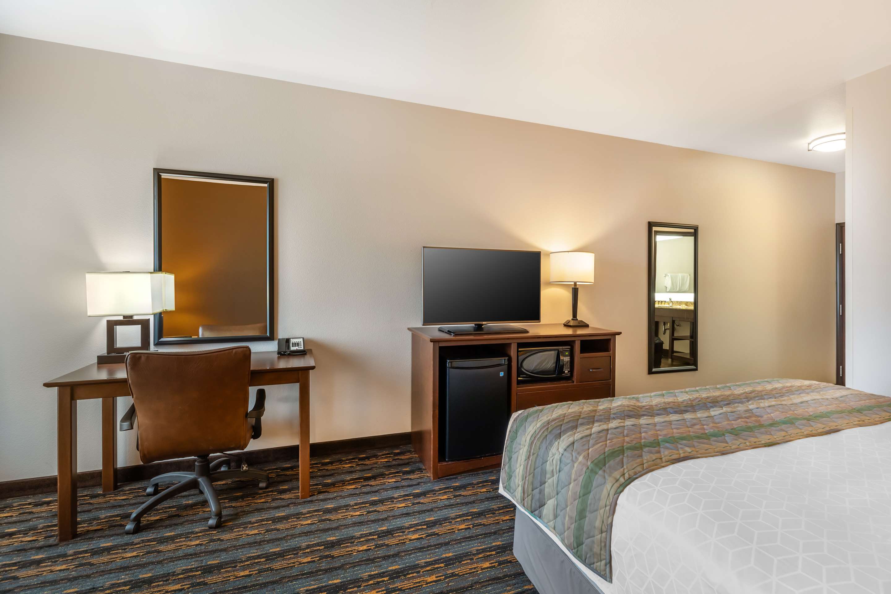 Best Western Plus Casper Inn & Suites - Tap to explore photos