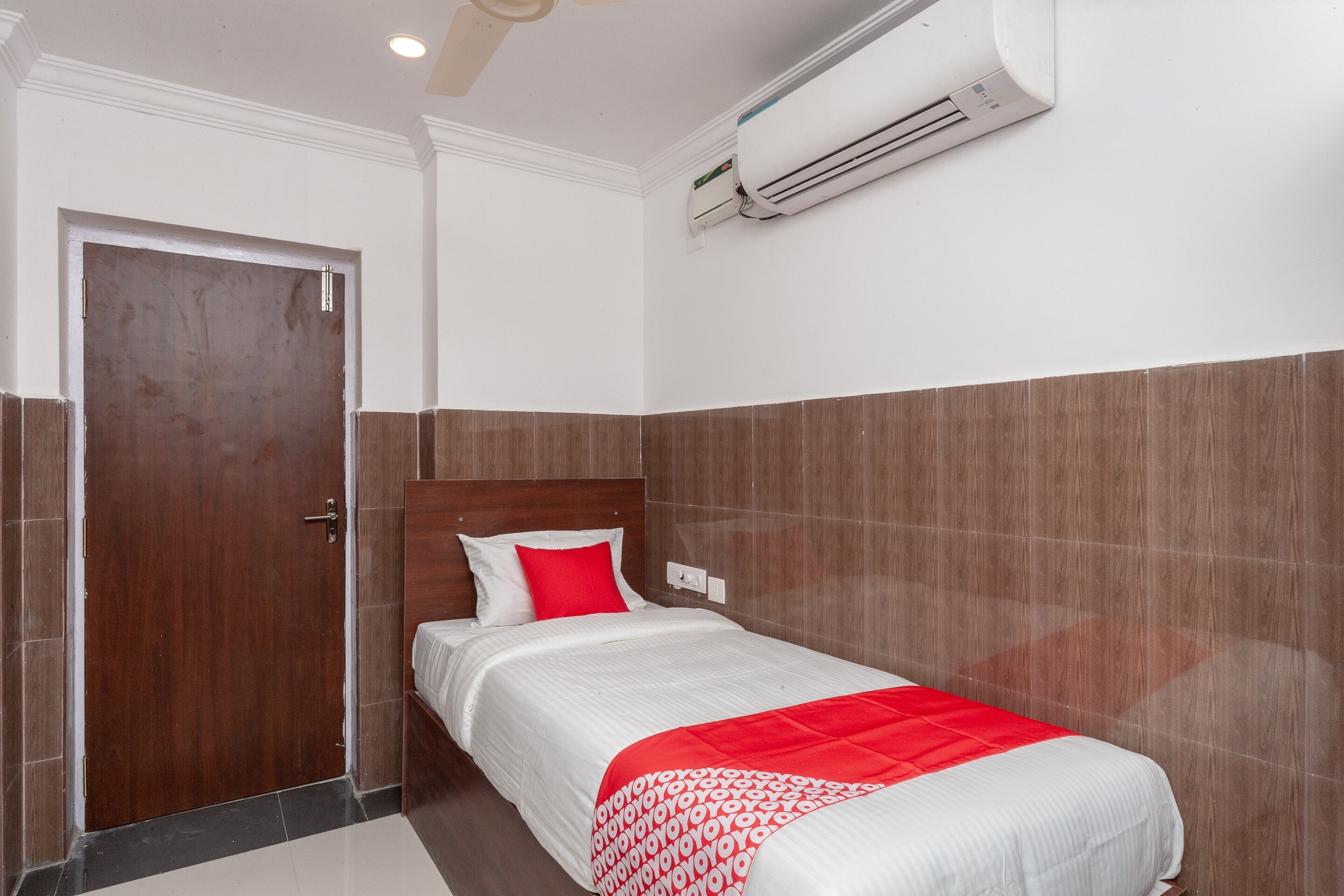 Capital O Srinivasa Residency - Tap to explore photos