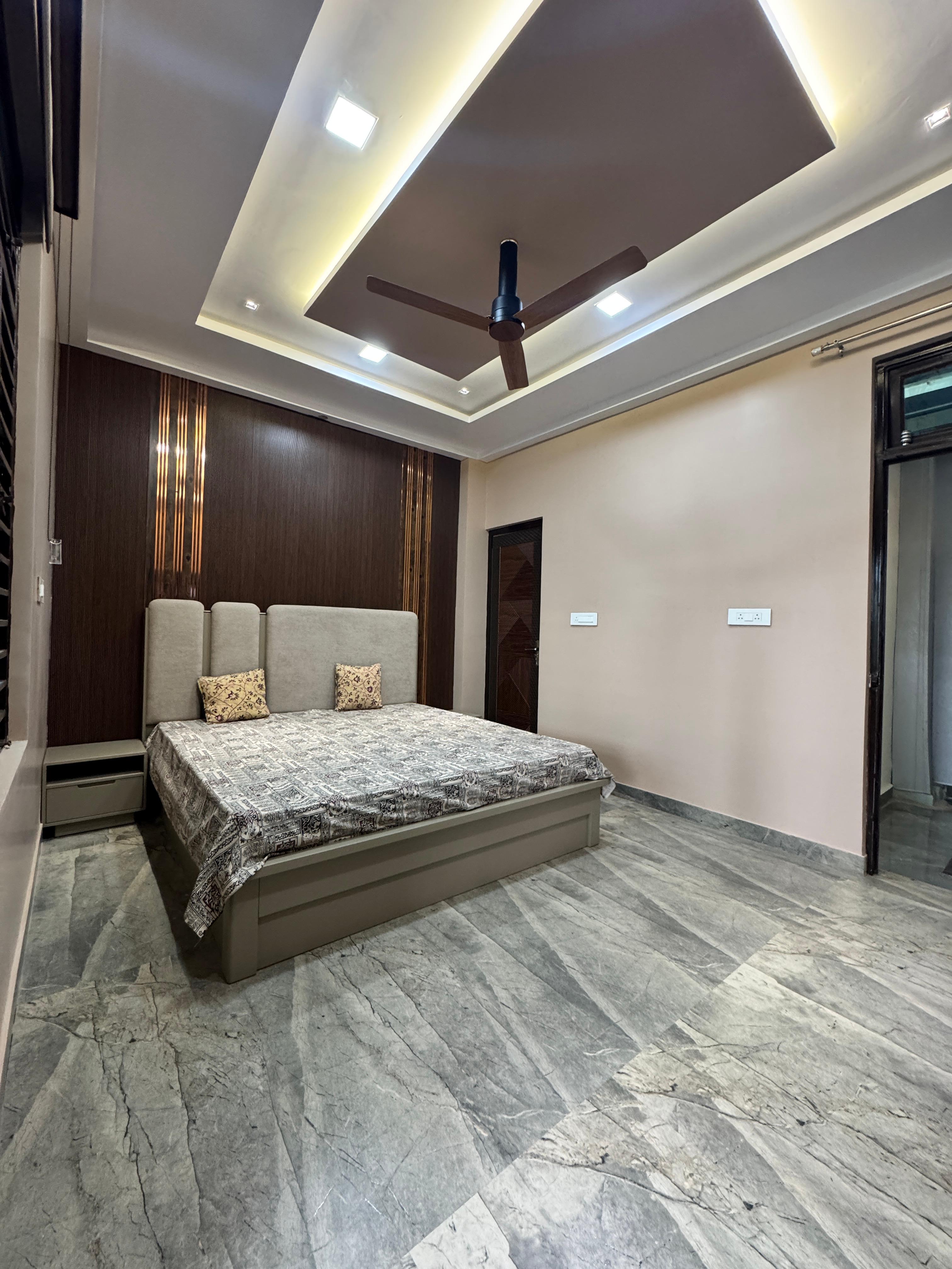 Ranaut's Villa - Tap to explore photos