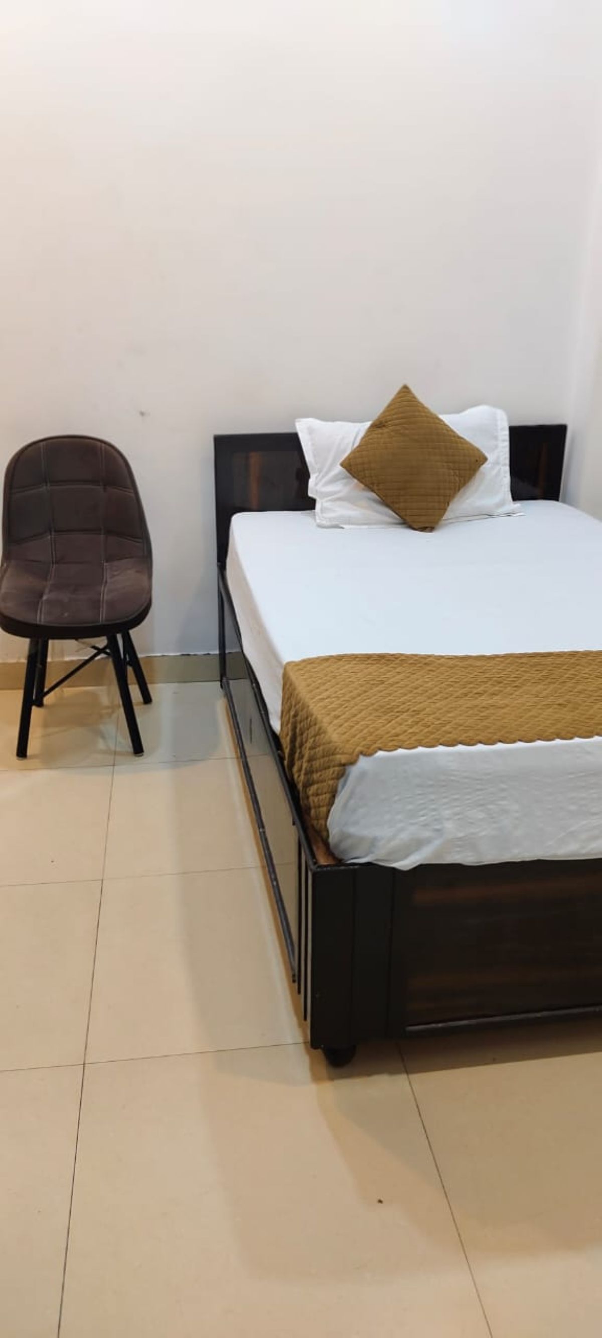 Hotel Yashoda Sadan - Tap to explore photos