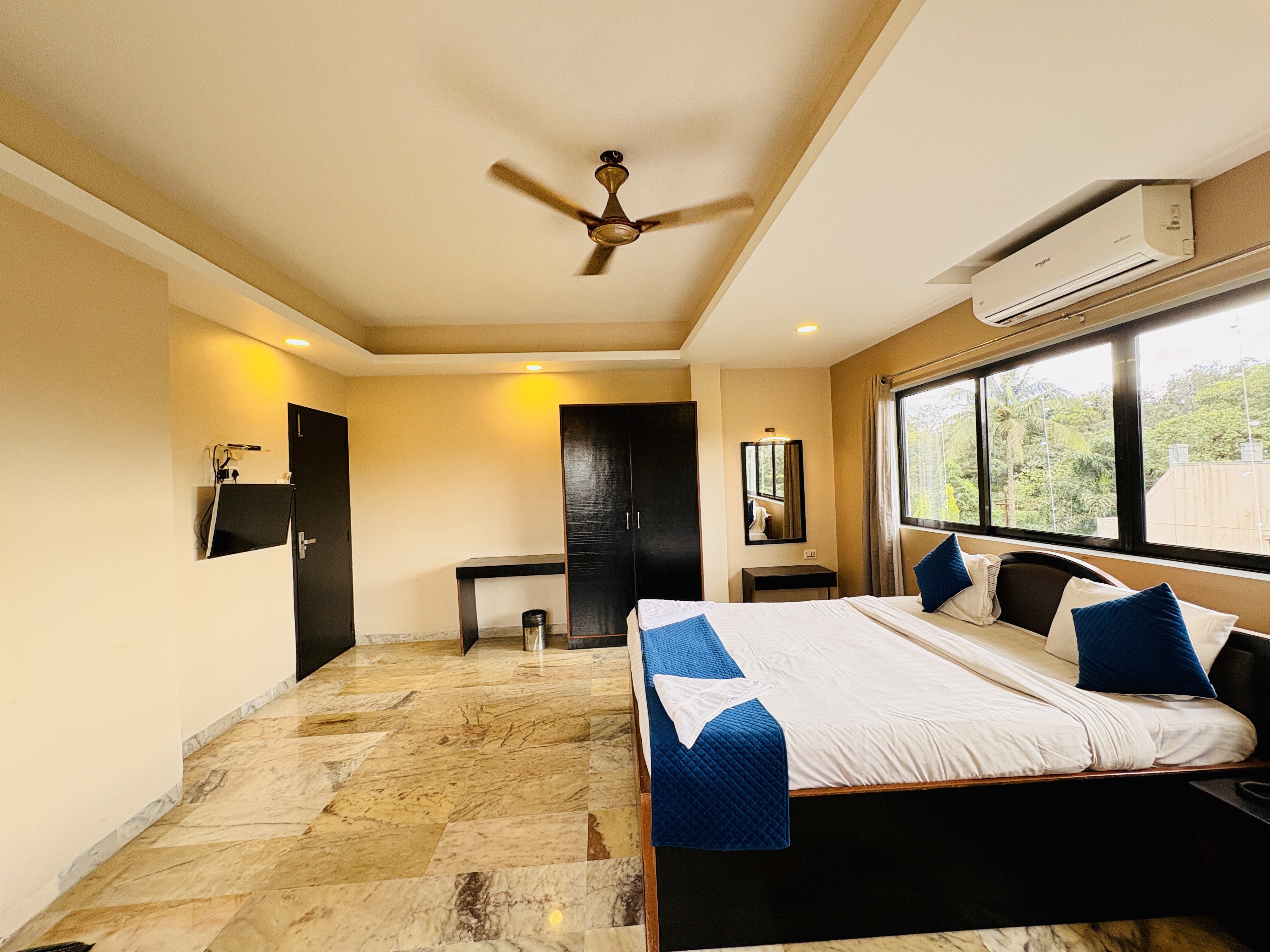 Sunrise Hill Resort 4