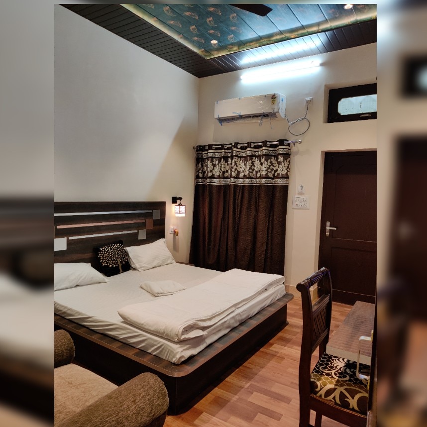 Keshav Hotel - Tap to explore photos