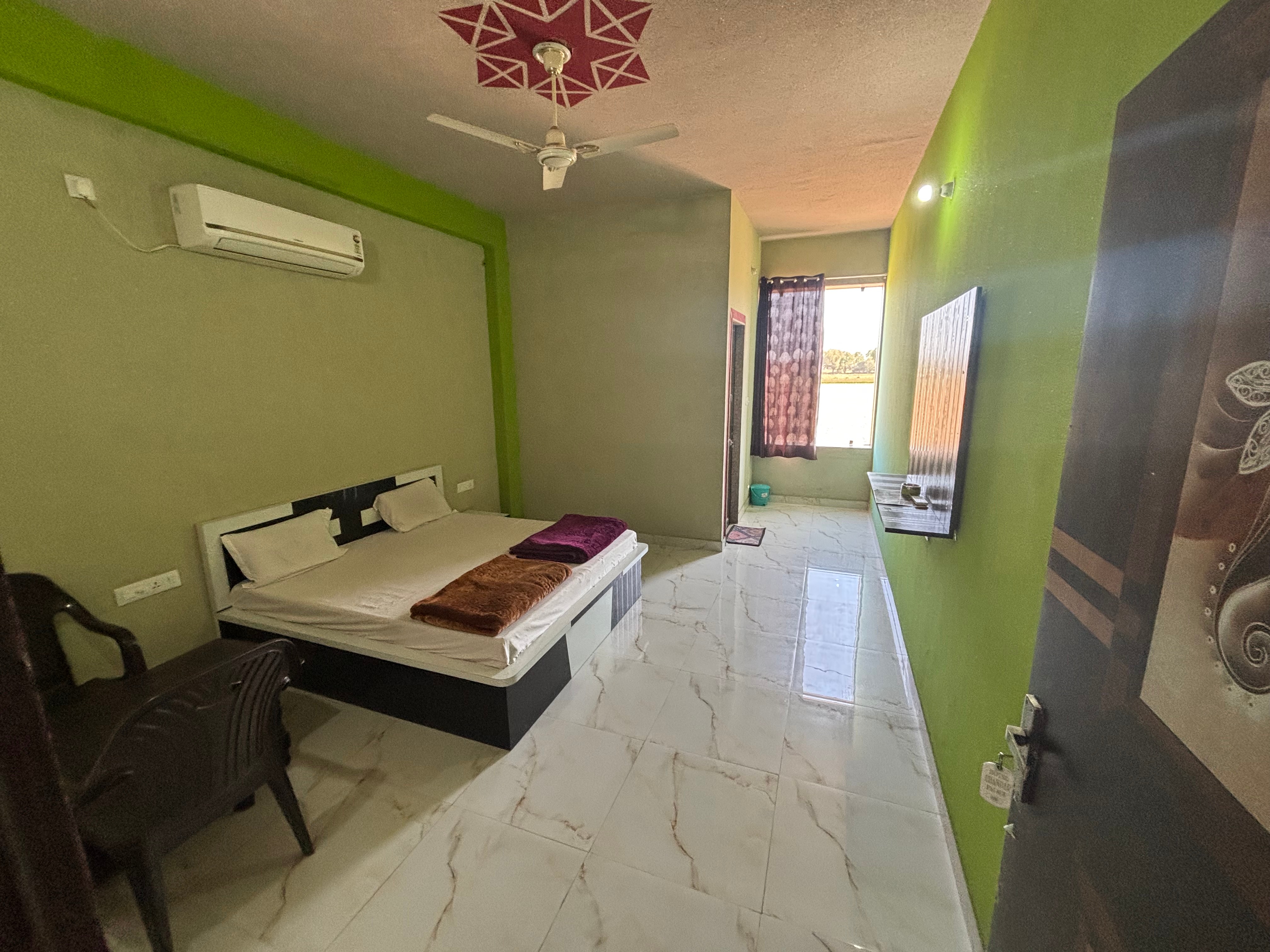 Hotel Chandar Palace - Tap to explore photos