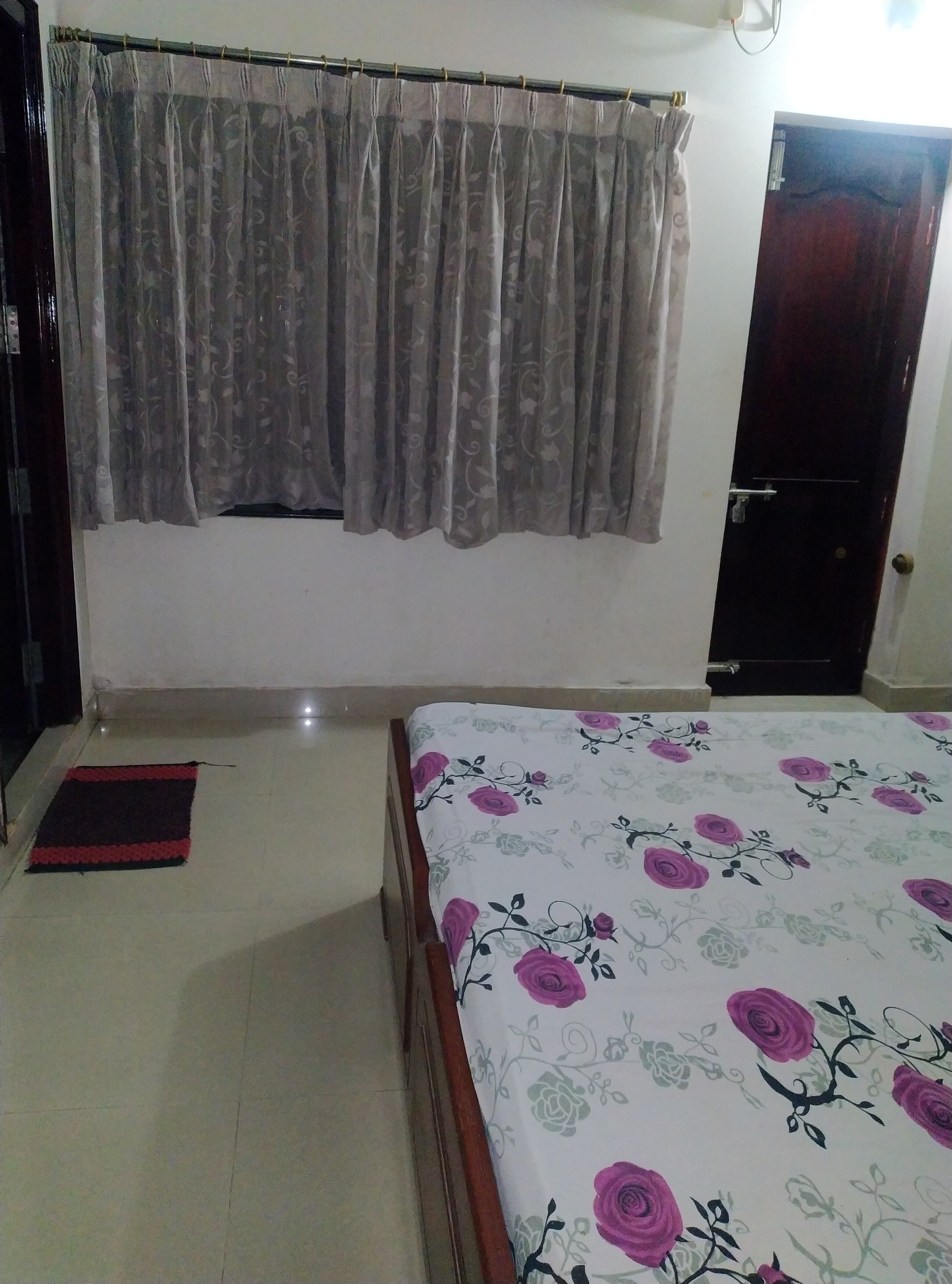 Sri Sai Guest house - Tap to explore photos