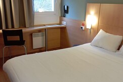 Ibis Fourmies, Nord