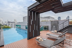 Adelphi Forty-Nine, Bangkok
