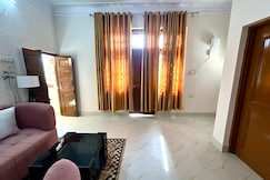 White House BnB, Gwalior