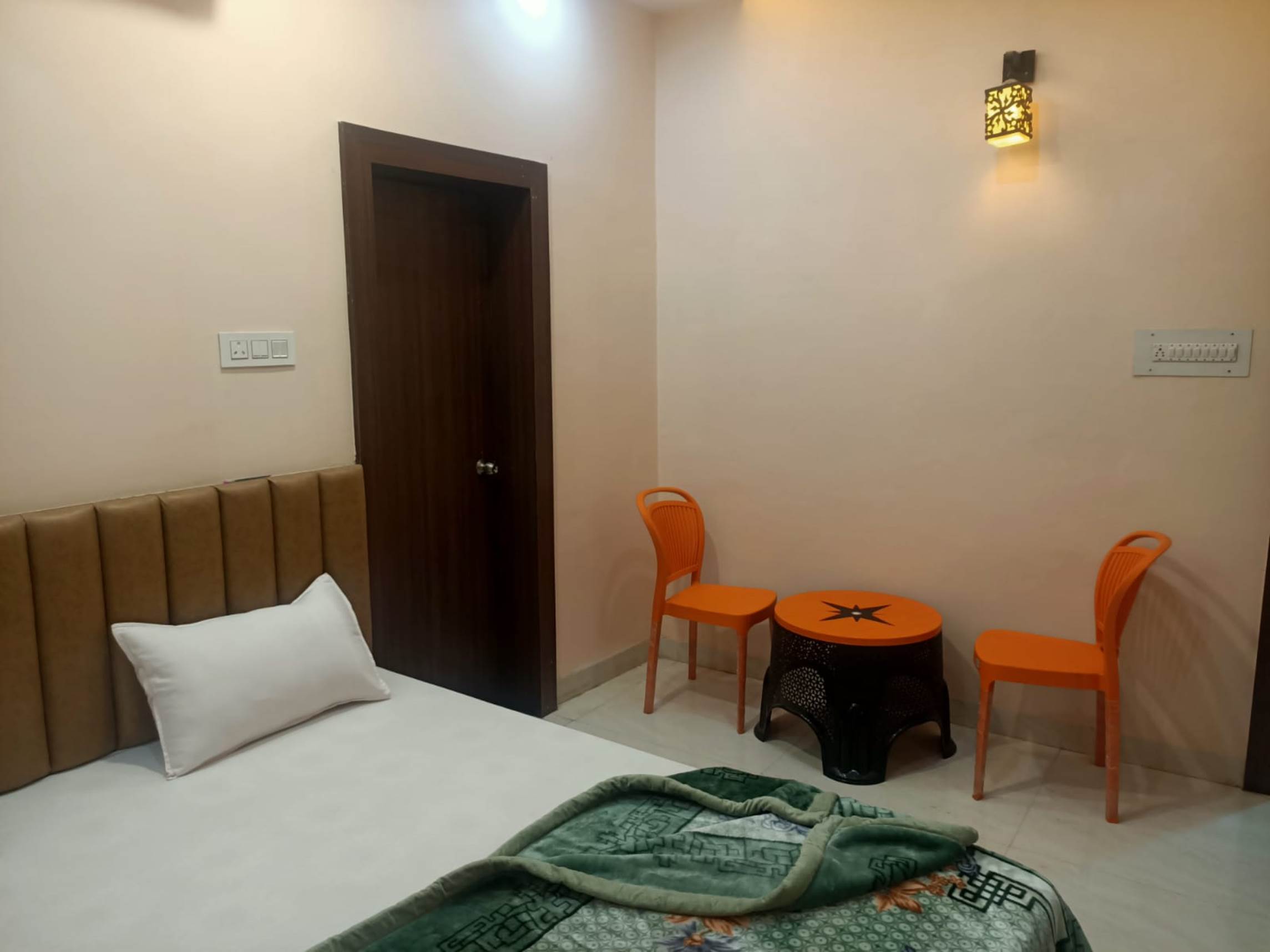 Chill Out Homestay - Tap to explore photos