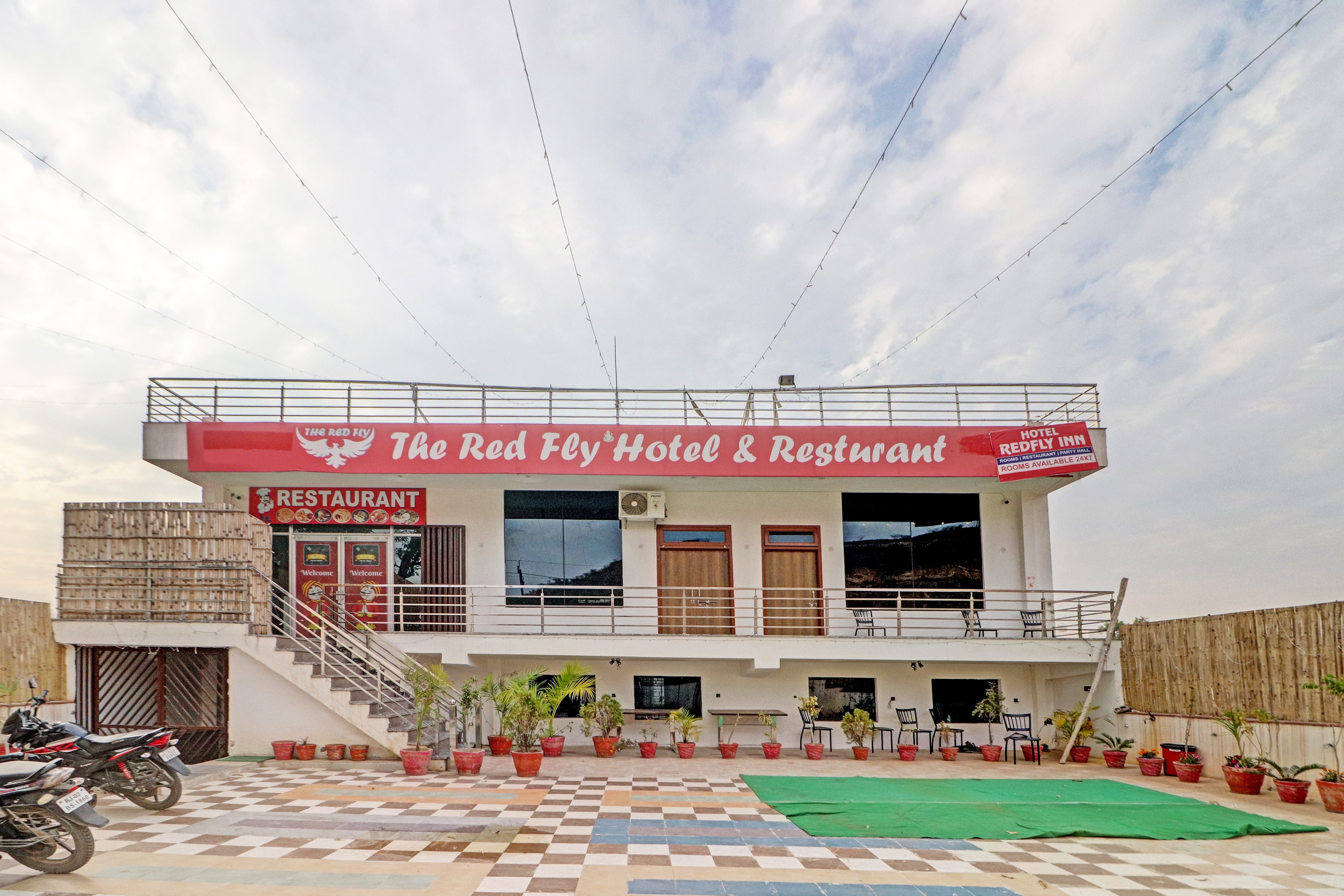 Hotel O Redfly Inn - Tap to explore photos