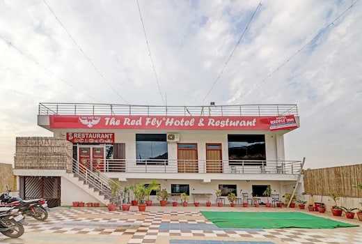 Hotel O Redfly Inn