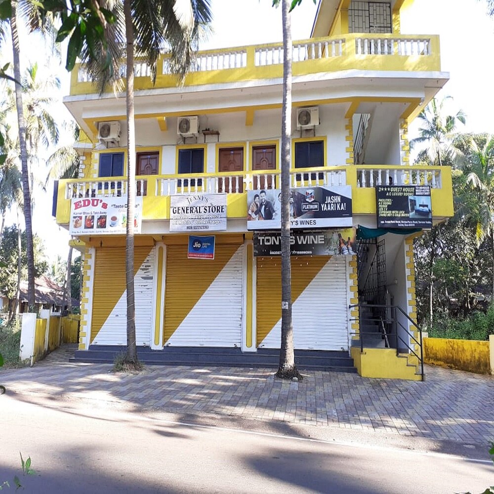 3 Star Guest House By Aishwaryas guest inn - Tap to explore photos