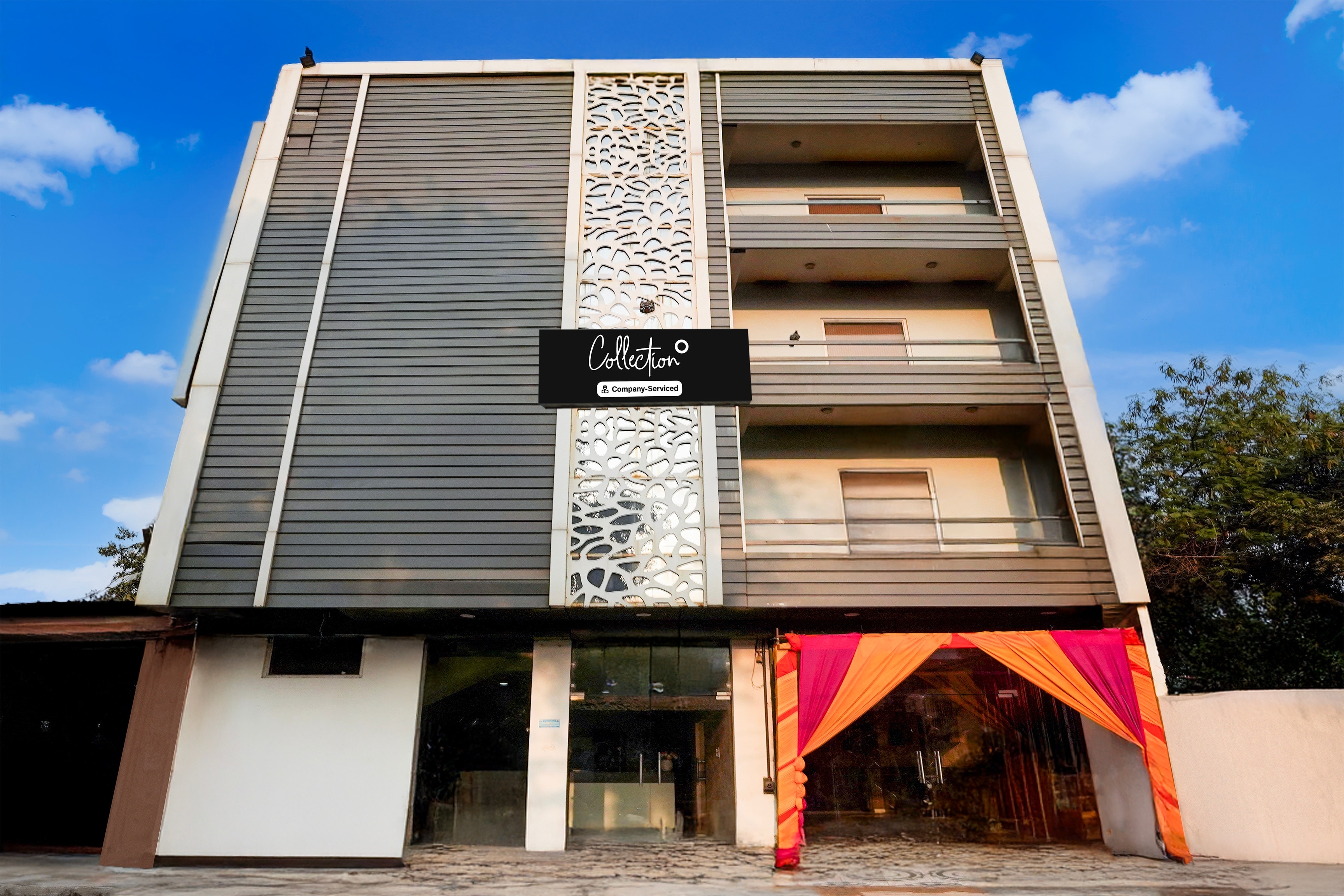 Super Collection O Dallupura Road Noida - Tap to explore photos