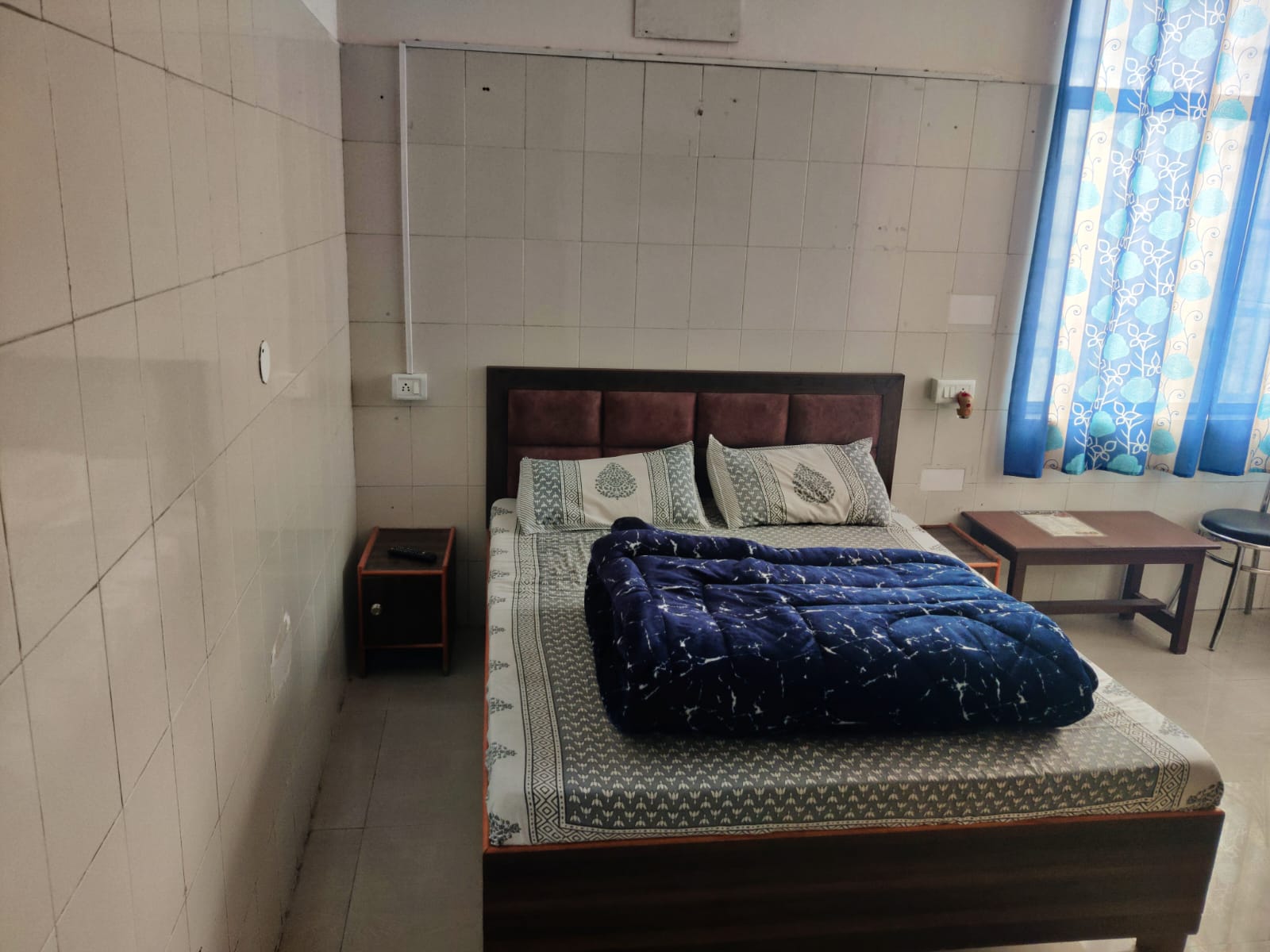Apna Guest House - Tap to explore photos