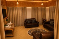 Lakeside Mountain Retreat Lake View Stay Kashmir, Srinagar