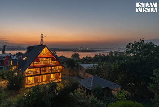 StayVista at Emaarat Chalet