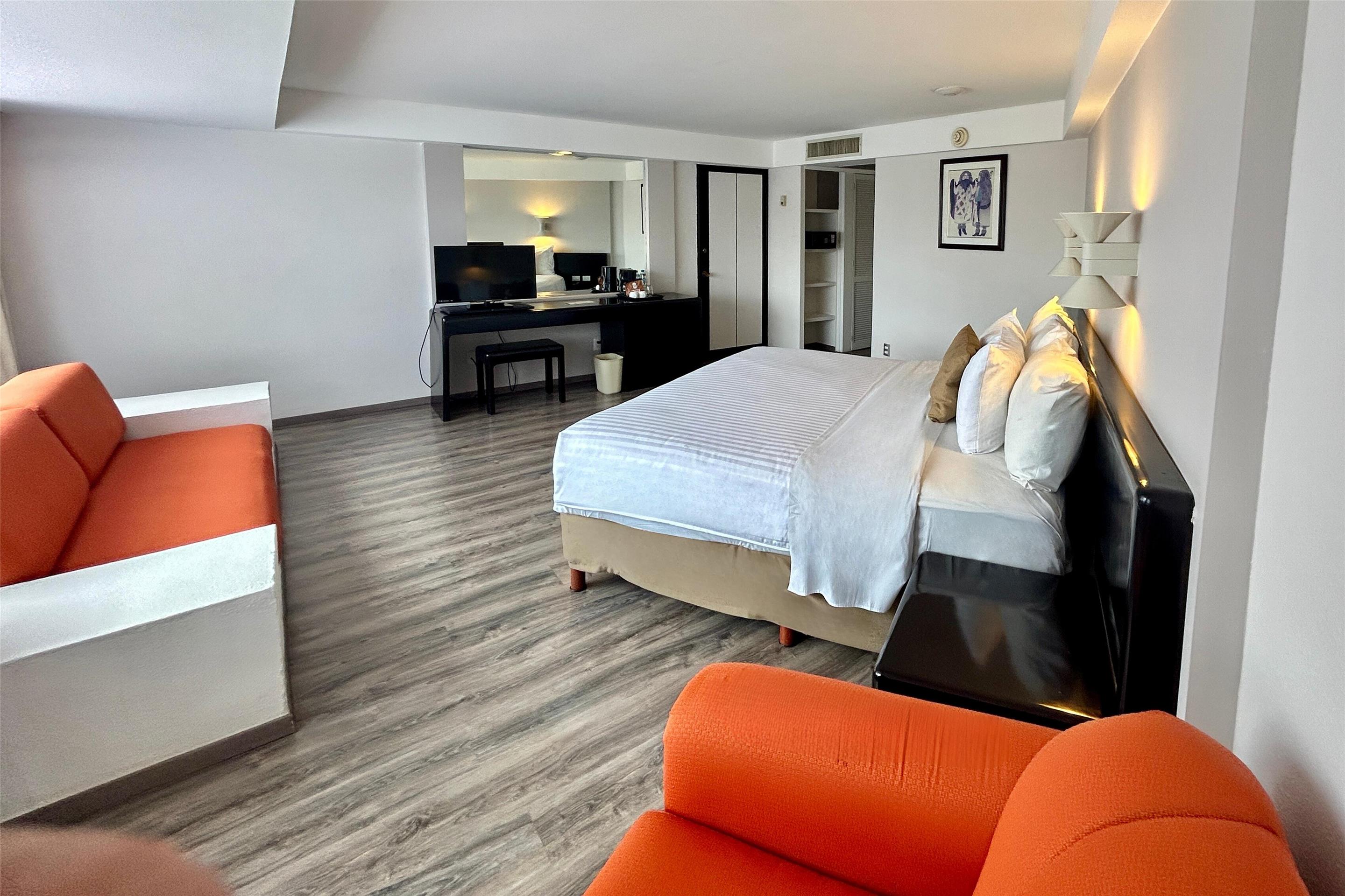Best Western Plus Gran Hotel Morelia - Tap to explore photos