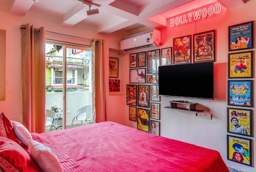Bollywood Studio | Free OTTs | 1Km to Beach | Pooll