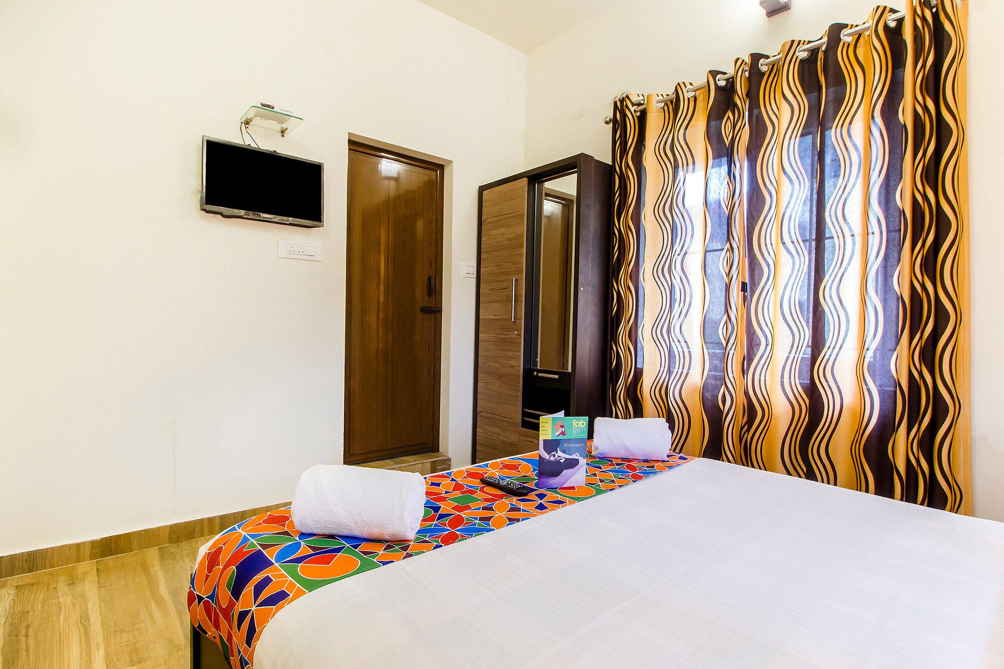 FabExpress Grand Castle Hill Resorts - Nr. Ooty Lake - Tap to explore photos