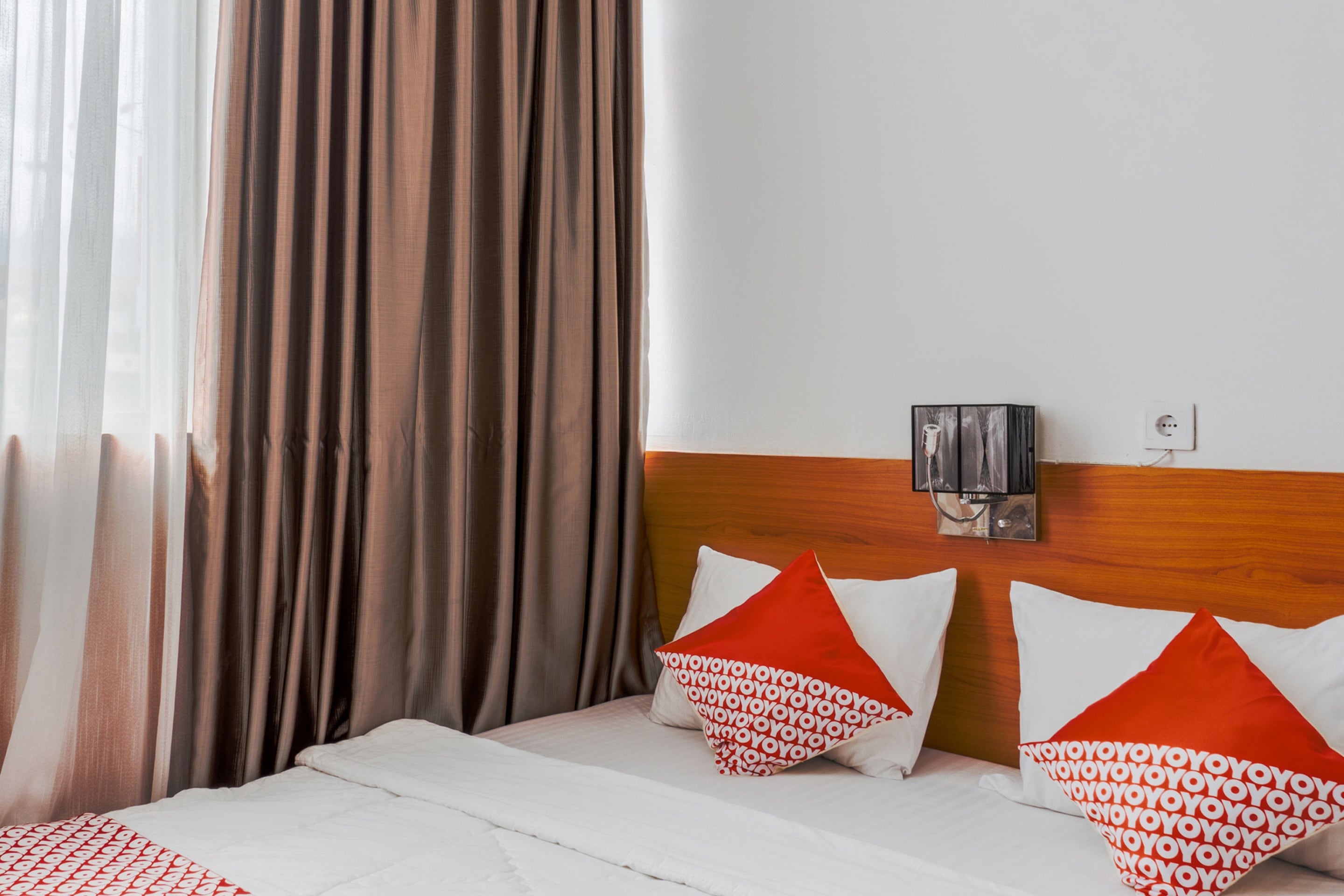 OYO 2199 Mandiri Guest House Syariah - Tap to explore photos