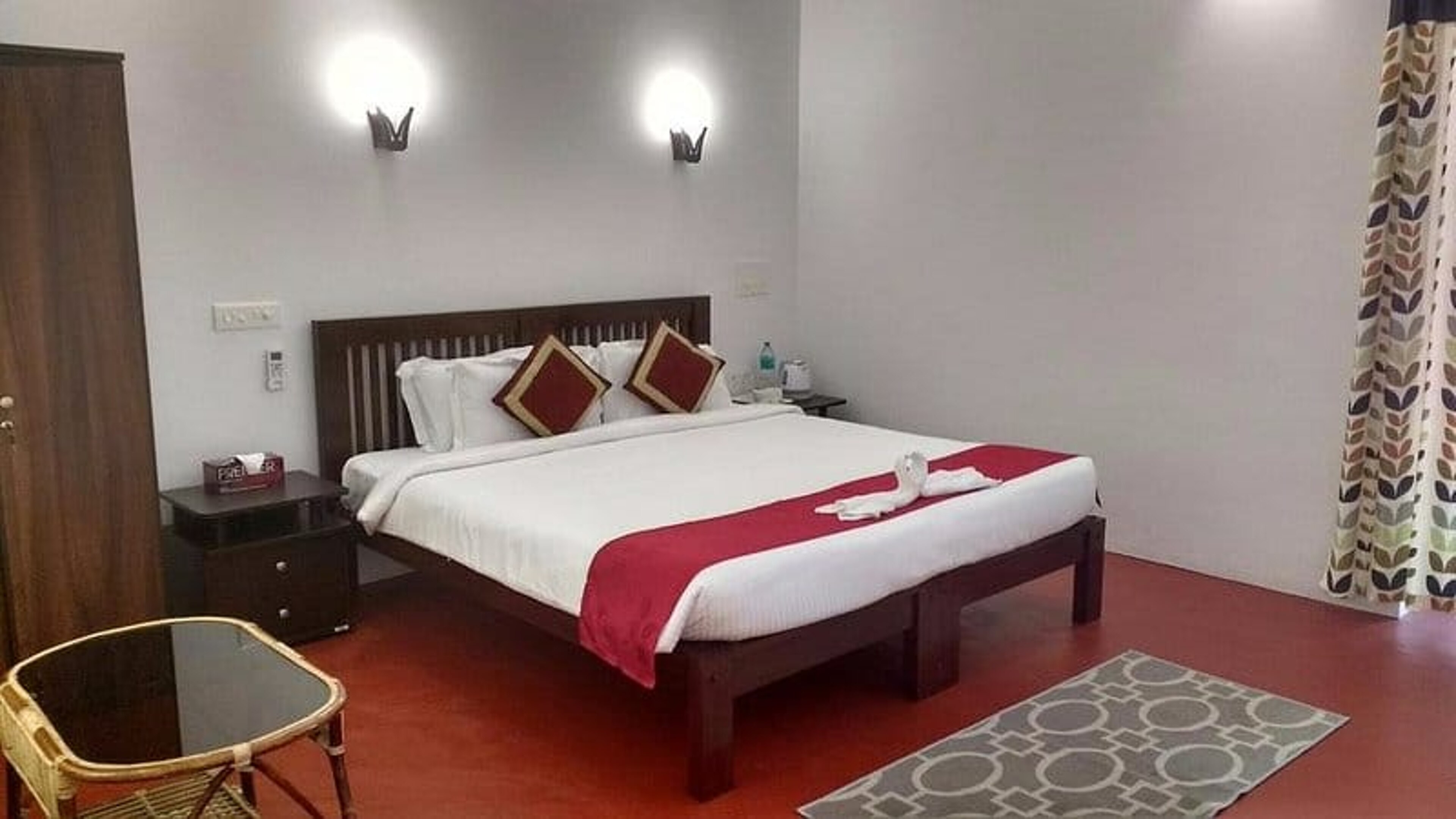 Bryans Villa Homestay - Tap to explore photos