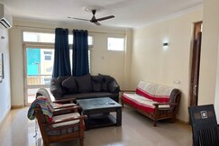 Amur Stays 6 2 Bedroom Sanctuary in the skies, Zirakpur