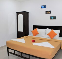 Deluxe Family Room(2 Adult's & 1 Child)