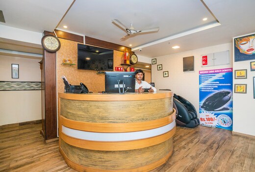 Super Collection O Indian Suites Near Sitara Restaurant