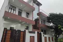 Guruji Homestay Nearby UPES College, Dehradun
