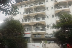 Hotel Shivneri Durvankur Lodge Latur, Latur