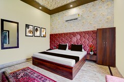 Collection O Narsi Vihar Park Mathura Formerly Ummed Palace, Mathura