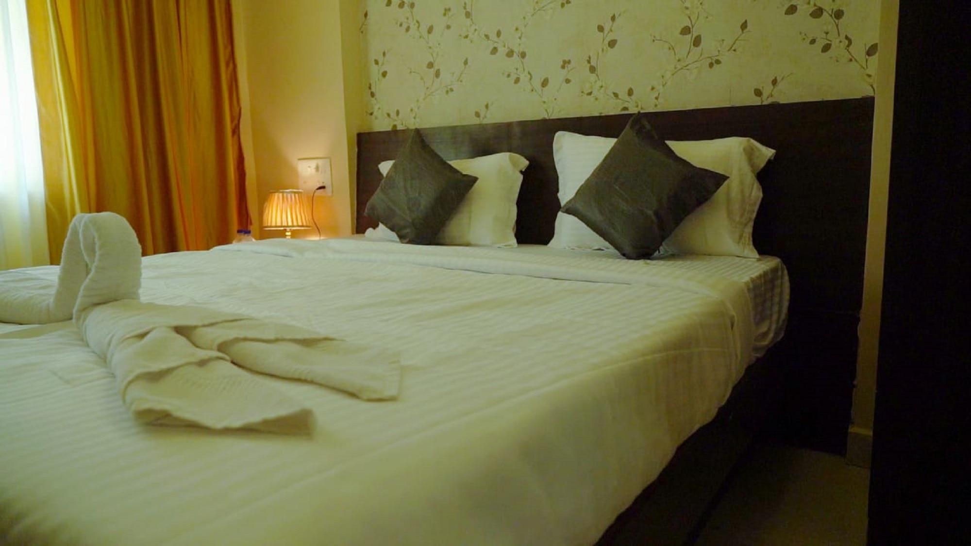 Hotel Aradhya - Tap to explore photos