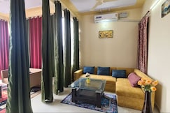 Tayal's: Mountain View 2BHK Premium Apartment near Ganga & AIIMS, Rishikesh