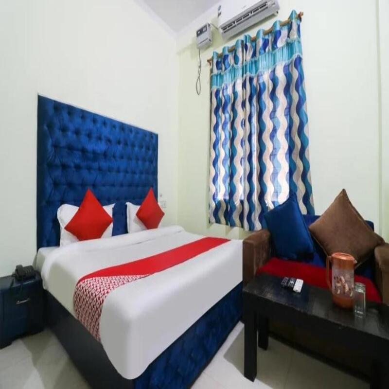 Wanderlove Hostel - Tap to explore photos