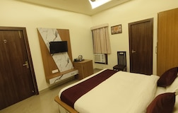 Double Deluxe Bedroom