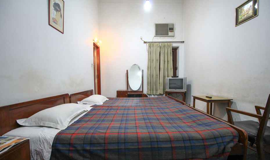Novelty Guest House - Tap to explore photos