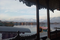 Young Shahzada Group Of Houseboats, Srinagar