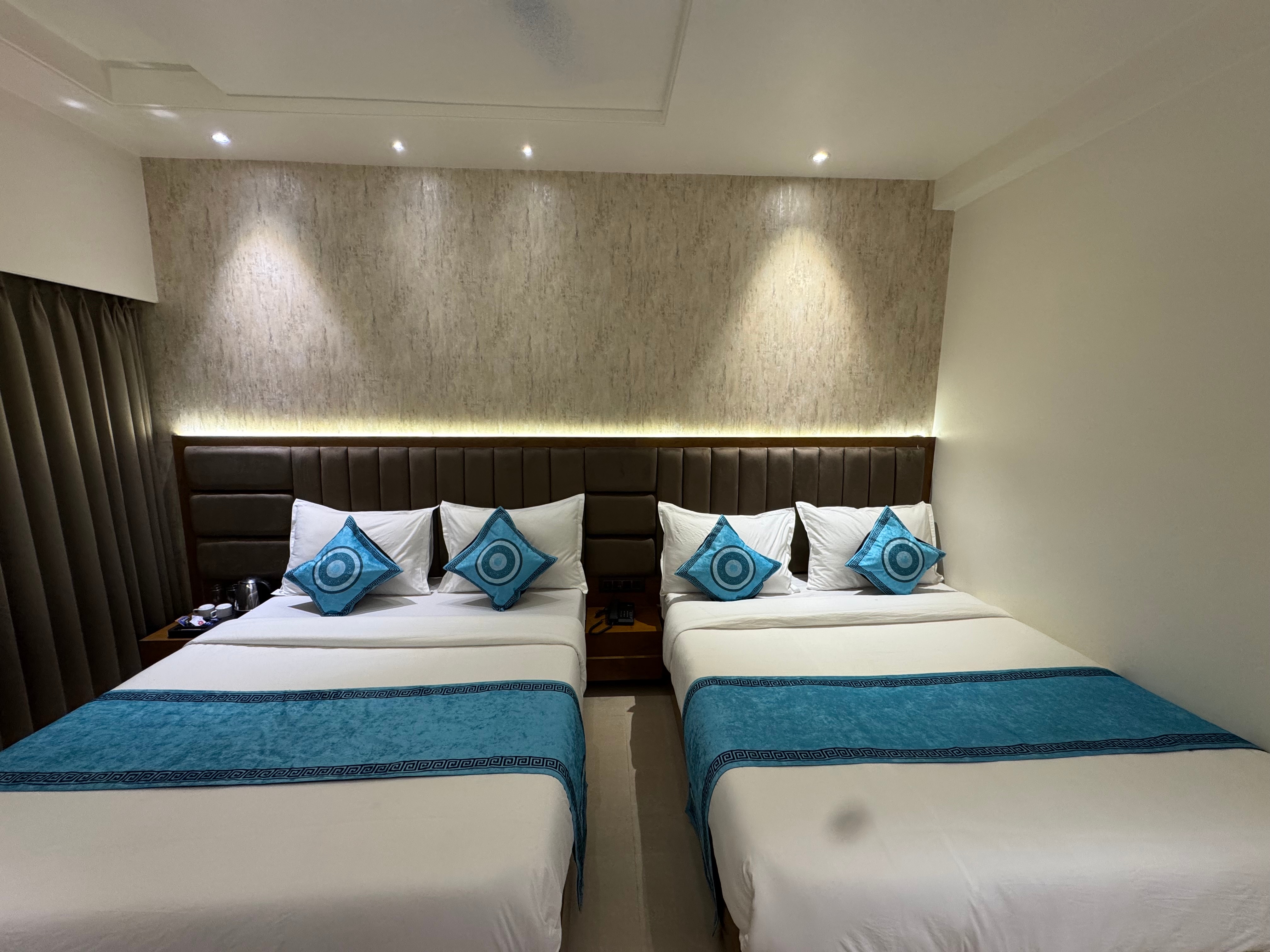 Super Premium Family Room 1